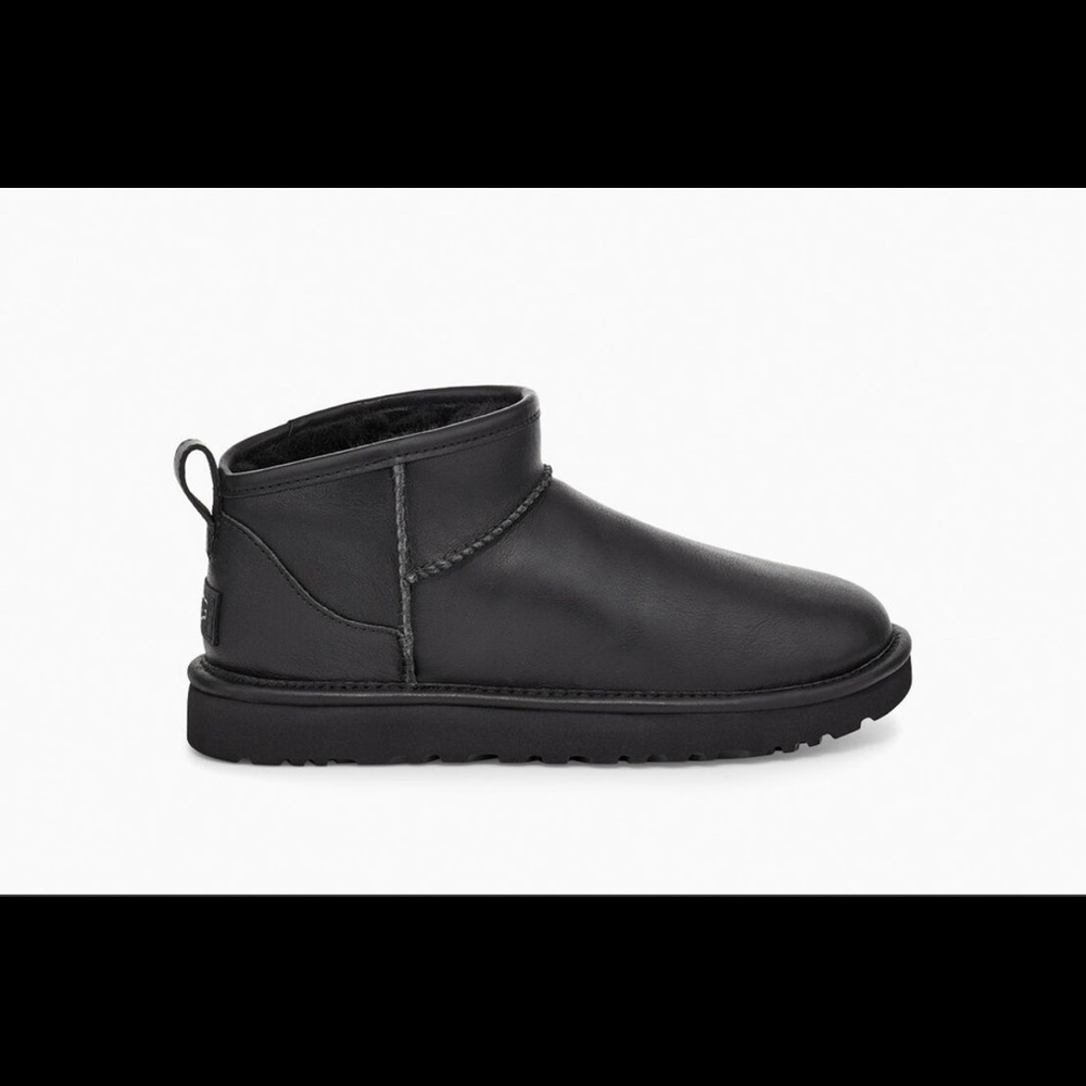 Ugh classic ultra mini black leather NEW!